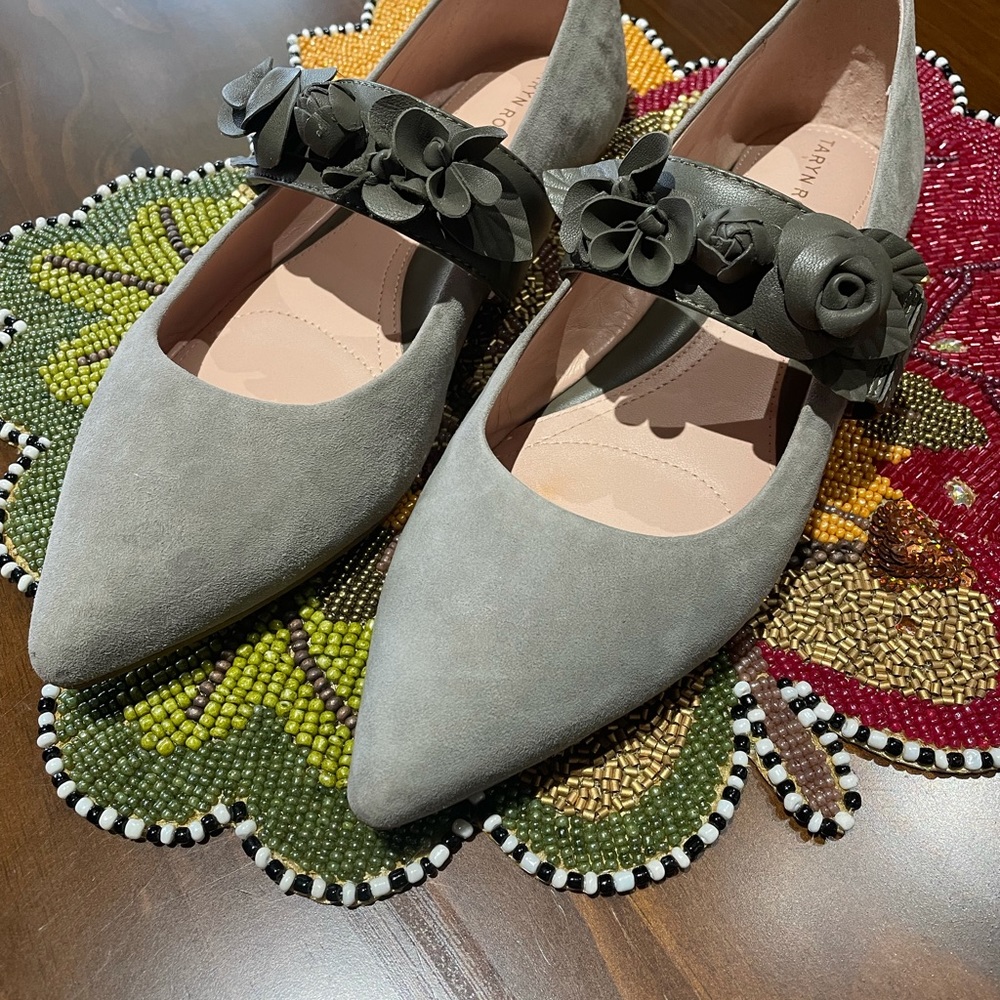 Taryn Rose suede flats - Picture 3 of 5